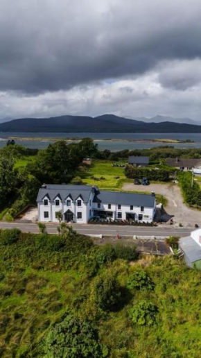 Lake House & Private Pub Kerry - Large Groups up to 16 People